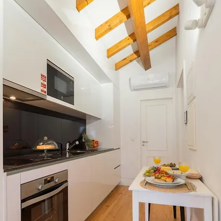 Appartement Hostwise - Stylish Retreat In Porto's Heart Oporto