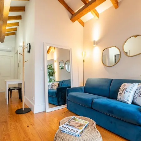 Hostwise - Stylish Retreat In Porto's Heart *