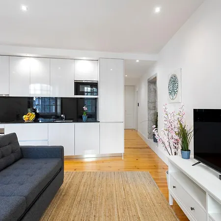 Hostwise - Stylish Retreat In Porto's Heart Appartement