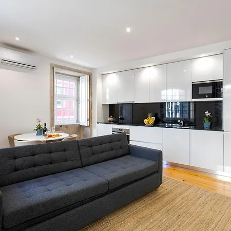 Hostwise - Stylish Retreat In Porto's Heart Appartement Oporto
