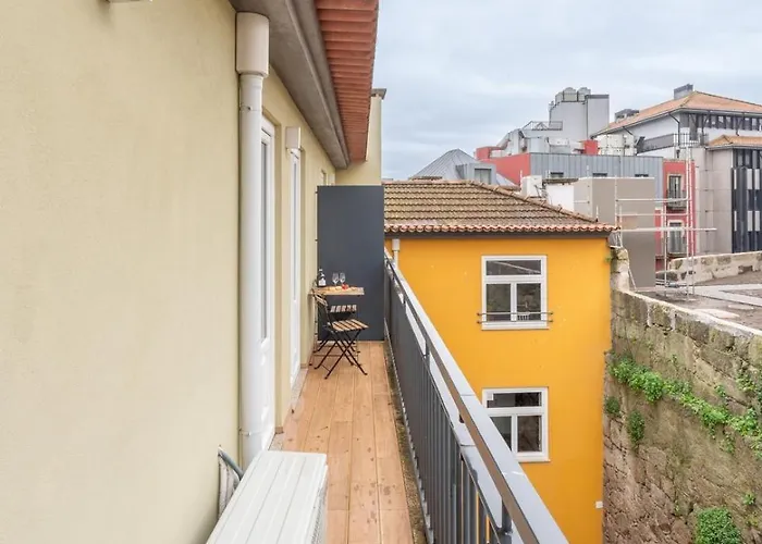 Hostwise - Stylish Retreat In Porto's Heart Appartement Oporto