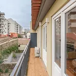 דירה Hostwise - Stylish Retreat In Porto's Heart