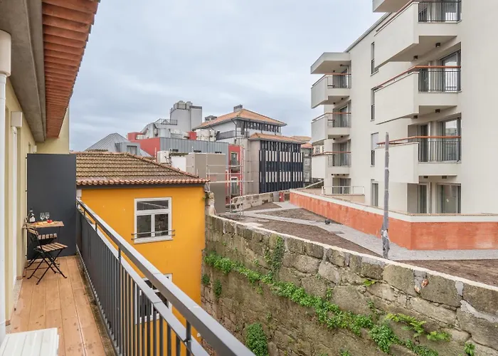 Hostwise - Stylish Retreat In Porto's Heart 公寓 *