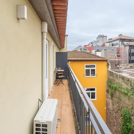 Hostwise - Stylish Retreat In Porto's Heart Apartment Porto