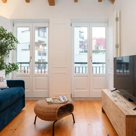 Apartment Hostwise - Stylish Retreat In Porto's Heart *
