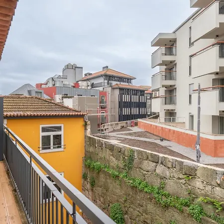 Hostwise - Stylish Retreat In Porto's Heart Apartment *