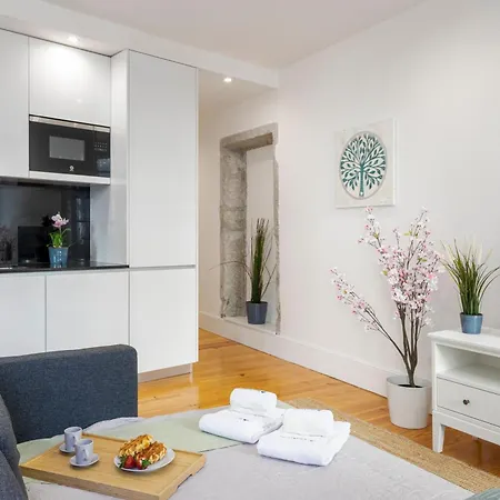 Hostwise - Stylish Retreat In Porto's Heart Apartment Porto