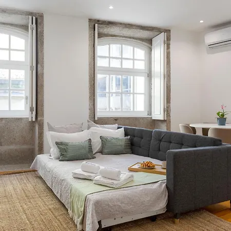 Hostwise - Stylish Retreat In Porto's Heart * Porto