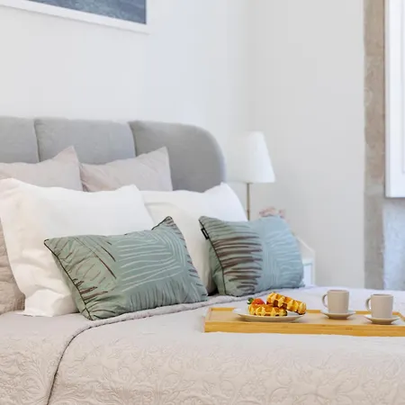 Hostwise - Stylish Retreat In Porto's Heart Apartment Porto