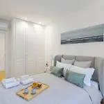 Appartement Hostwise - Stylish Retreat In Porto's Heart