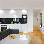 Appartement Hostwise - Stylish Retreat In Porto's Heart *