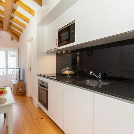 Appartement Hostwise - Stylish Retreat In Porto's Heart *