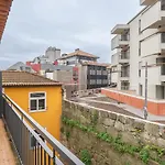 Hostwise - Stylish Retreat In Porto's Heart شقة *
