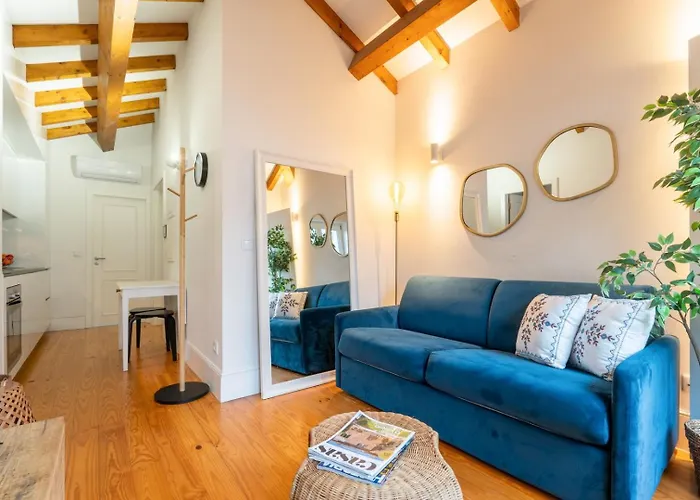Hostwise - Stylish Retreat In Porto's Heart *