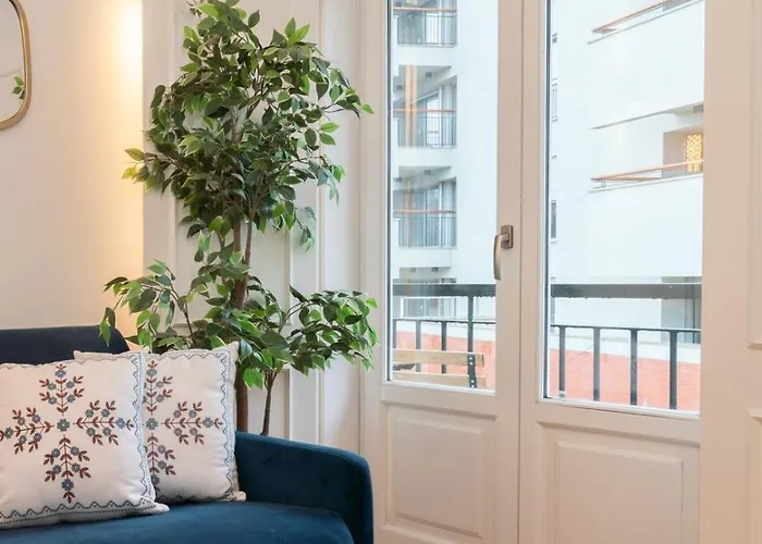 Hostwise - Stylish Retreat In Porto's Heart 아파트 포르투